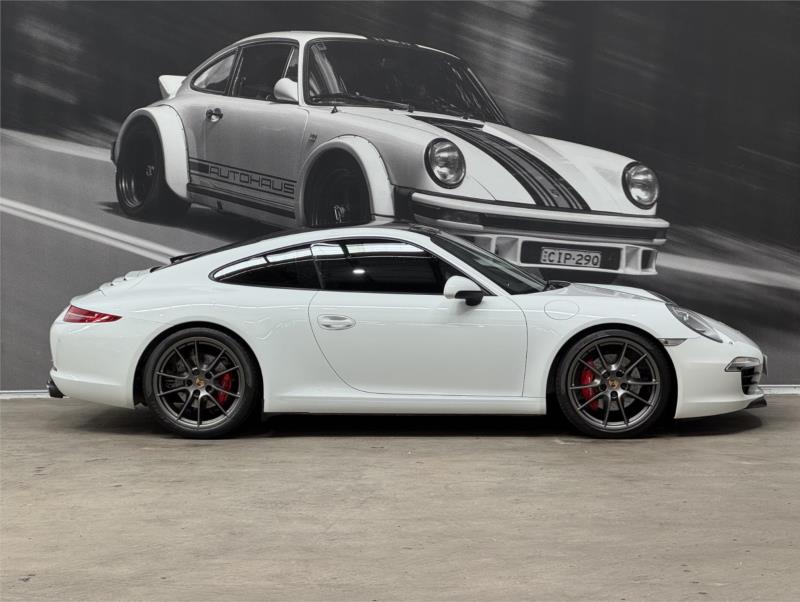 2013 Porsche 911 Coupe Carrera S 991