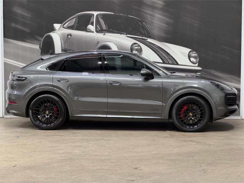 2022 Porsche Cayenne Wagon GTS E3 MY22