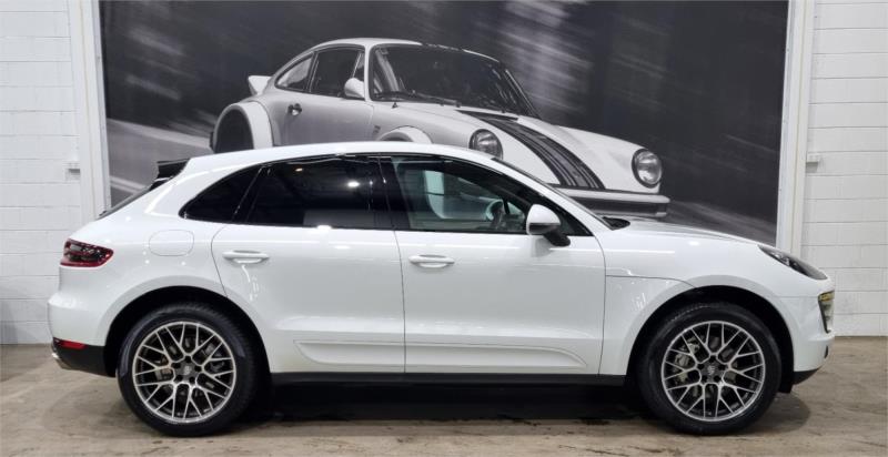 2015 Porsche Macan Wagon S 95B MY16